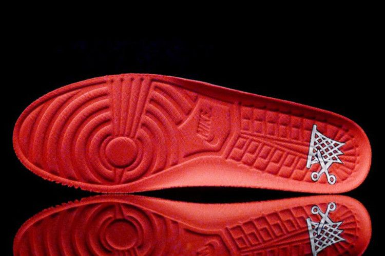 Nike Dunk CMFT Bred